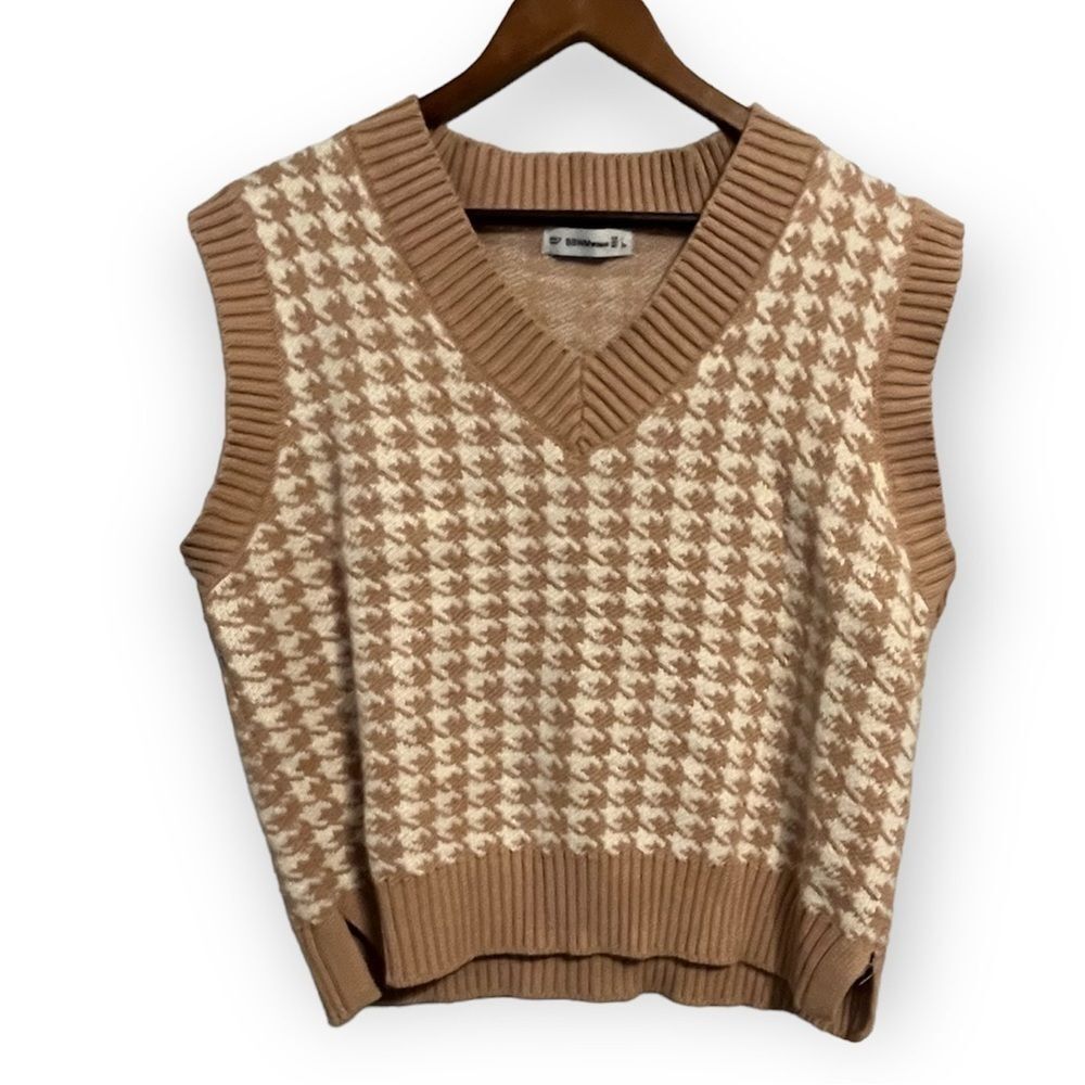 BBMW Tan Houndstooth Sweater Vest